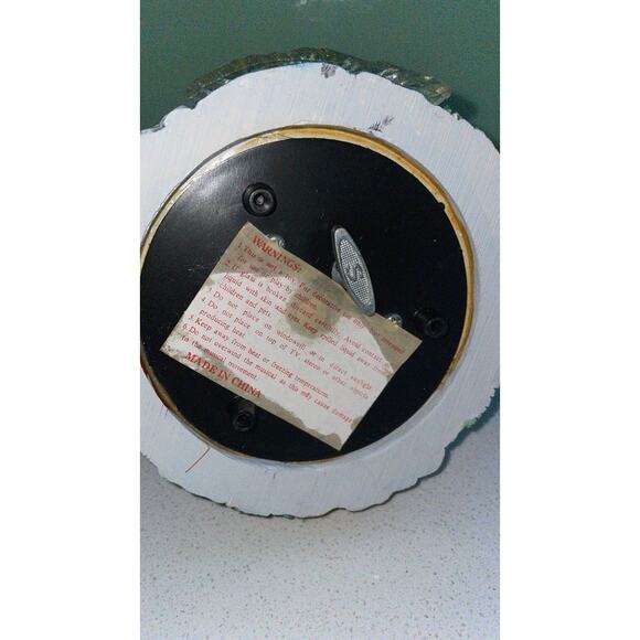 Easter Bunny Musical Snow Glitter Globe Plays Peter Cottontail 6" Tall - Picture 4 of 7